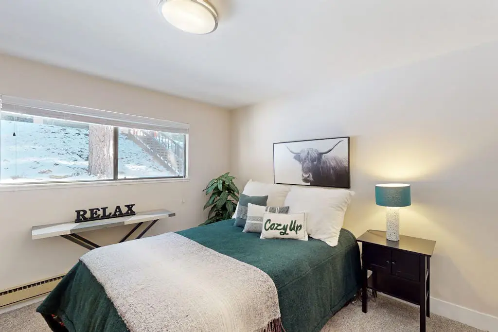 Charming condo with high-speed WiFi, pellet stove, pool, & games