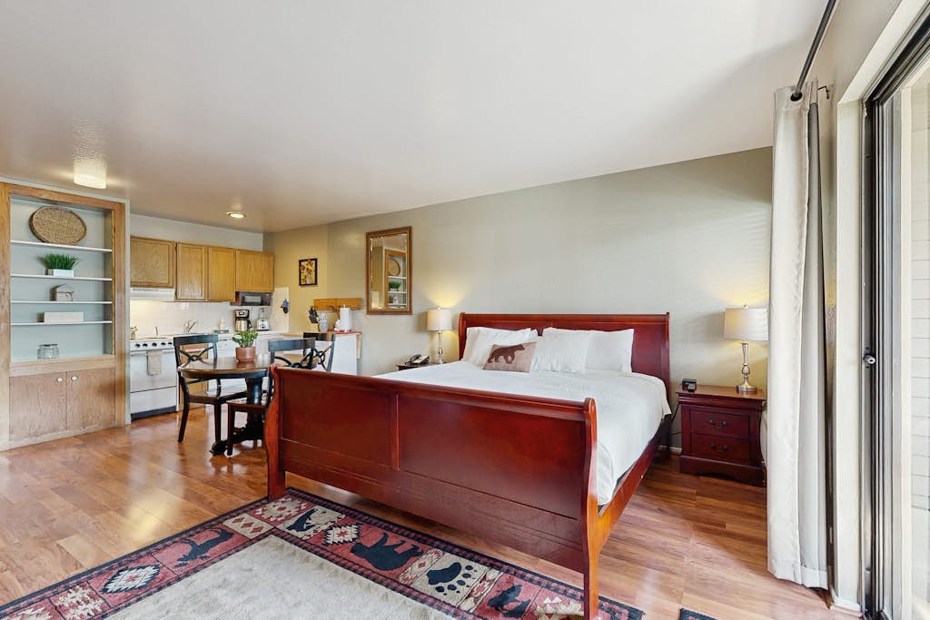 First-Floor Studio w/Free WiFi, Shared Heated Pool, Seasonal Pool, Private Beach