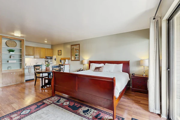 First-Floor Studio w/Free WiFi, Shared Heated Pool, Seasonal Pool, Private Beach