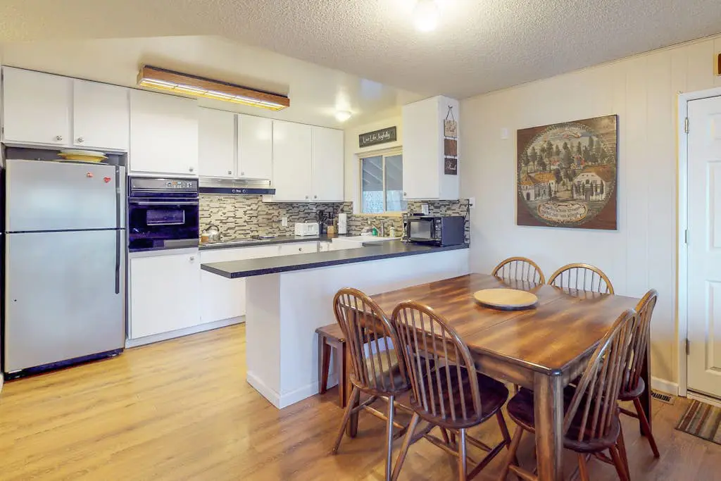 West Shore Lakeview Beauty
