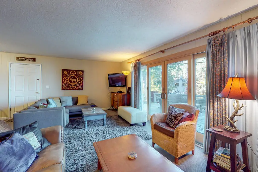 West Shore Lakeview Beauty