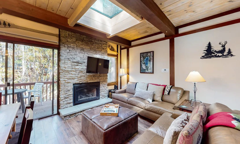 Spacious townhome with creekside patio & gas fireplace - 10-minute walk to lake