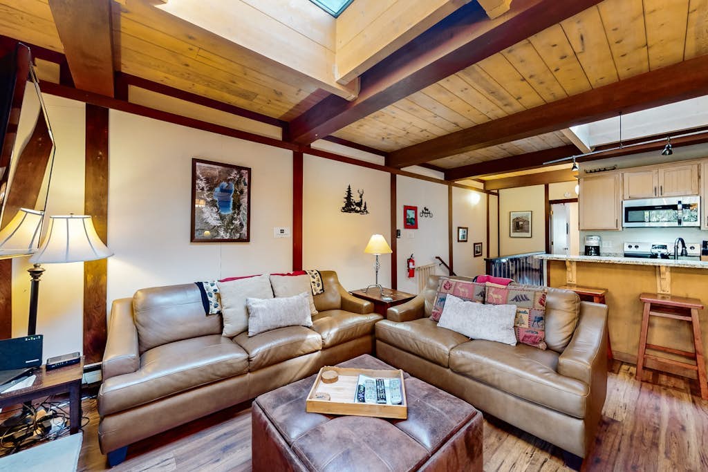 Spacious townhome with creekside patio & gas fireplace - 10-minute walk to lake