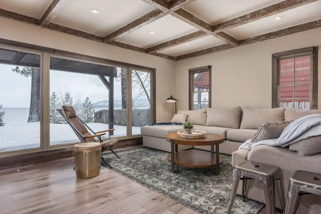 Lakeview Manor