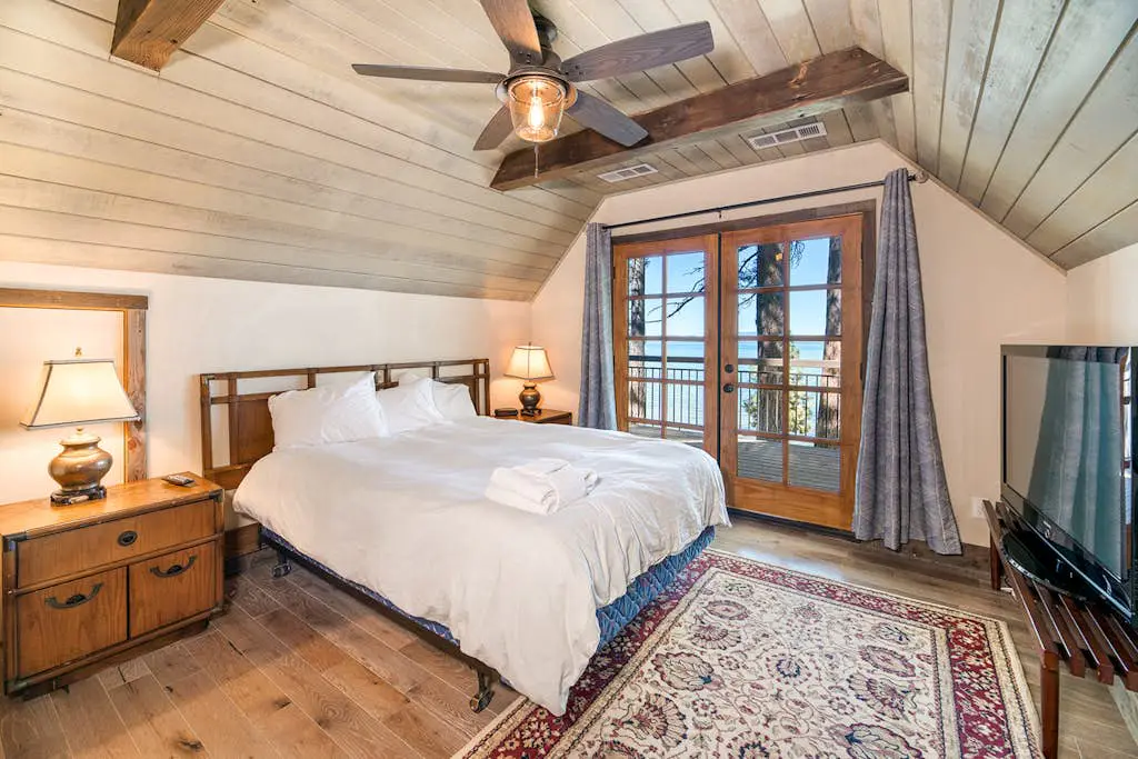 Lakeview Manor