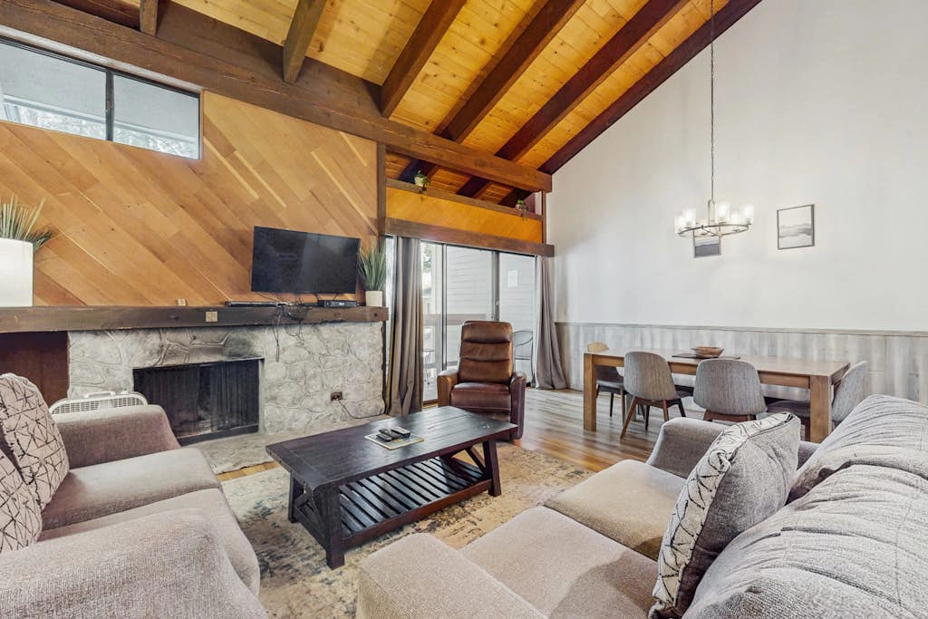 Updated Lakeland Village Condo w/ Fireplace, Pool & Private Beach