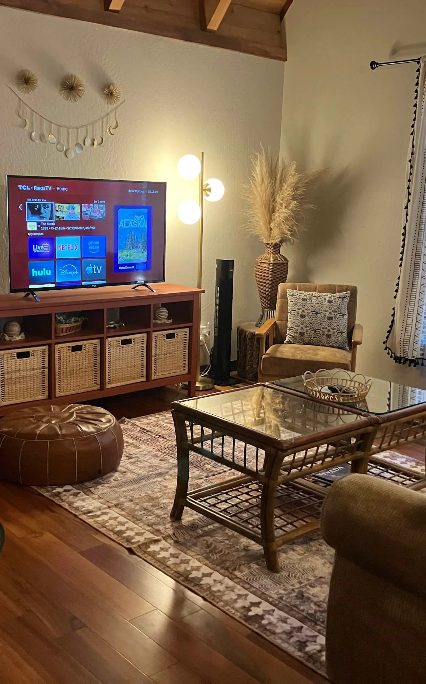 All-season, dog-friendly cabin with fireplace & deck - near Heavenly & beach