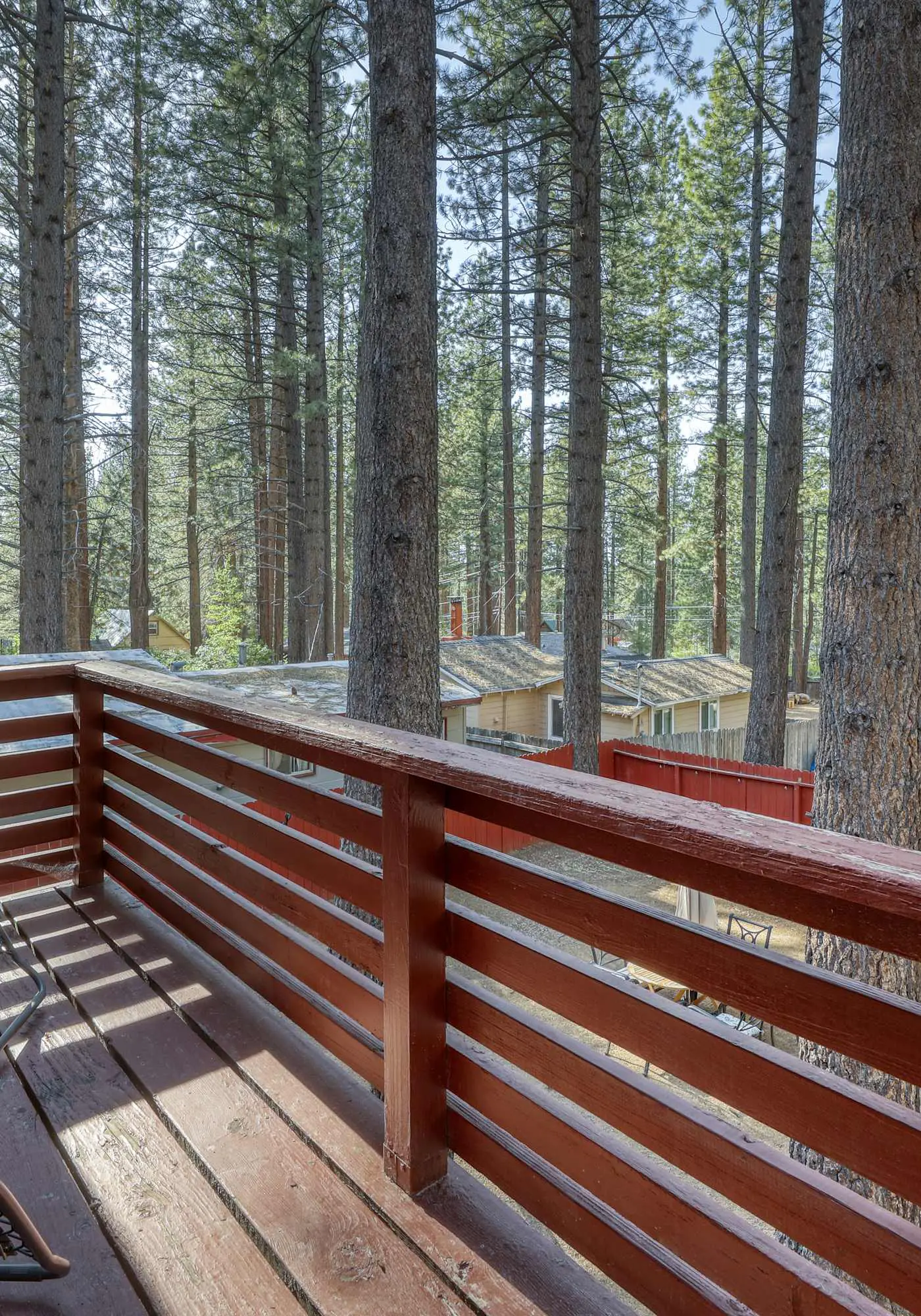 All-season, dog-friendly cabin with fireplace & deck - near Heavenly & beach