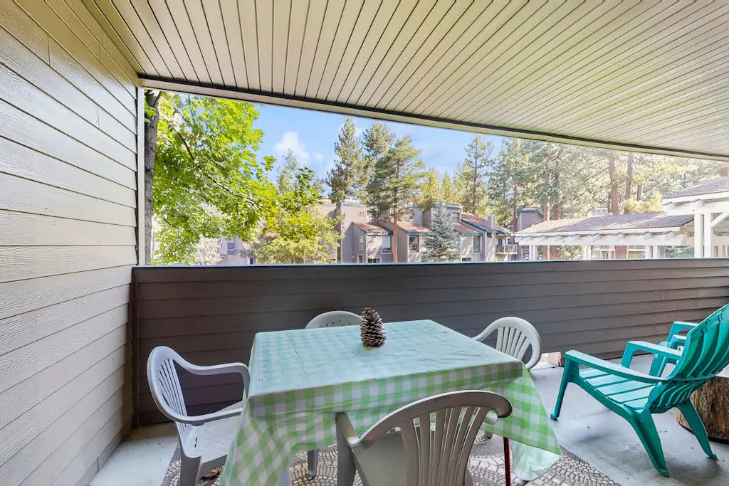 Stylish Condo - Private Beach Access, Shared Hot Tub, Pools, Marina & Firepit