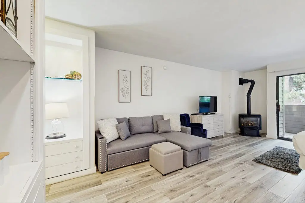 Lakeland Village Lodge Living #213