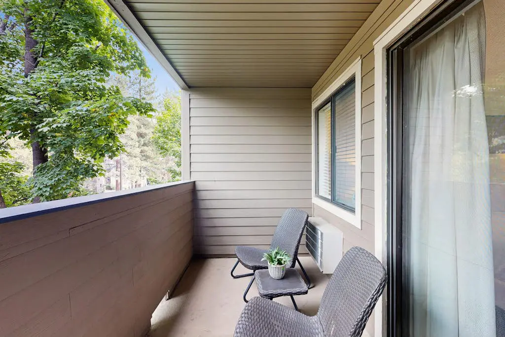 Lakeland Village Lodge Living #213