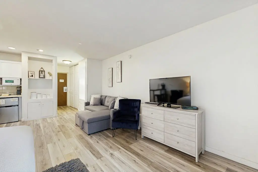 Lakeland Village Lodge Living #213