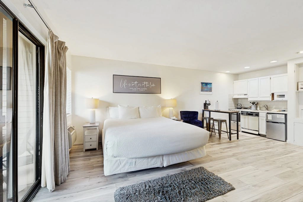 Lakeside Studio Close to Beach & Ski Resort w WiFi, Shared Pool, Hot Tub, & Patio