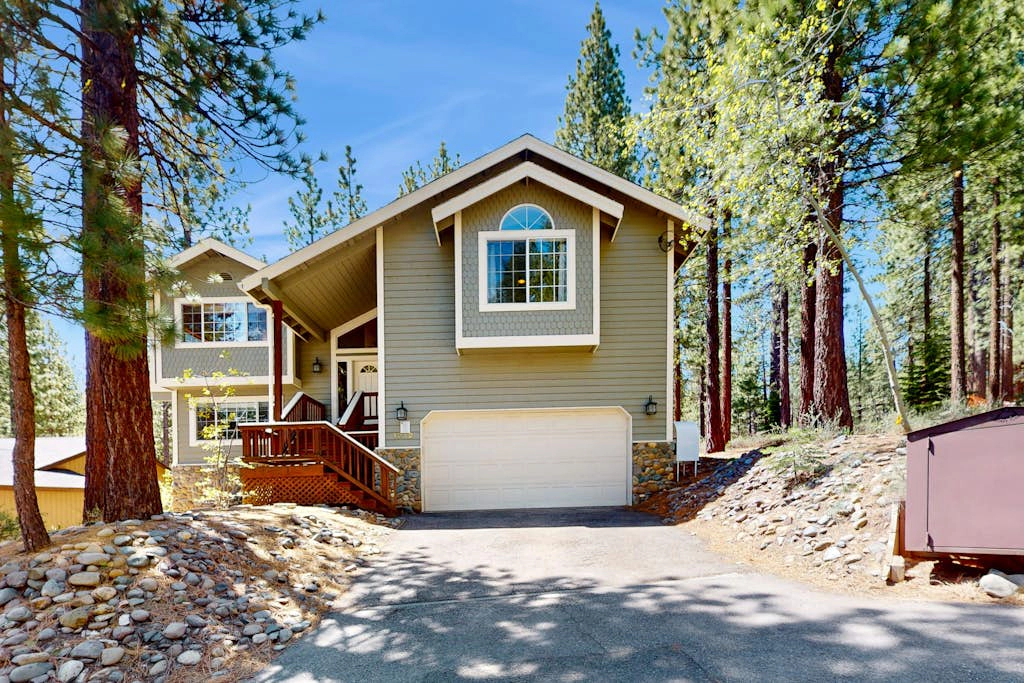Gold Dust Getaway with Foosball, Big Deck & Forest Views - Near Slopes