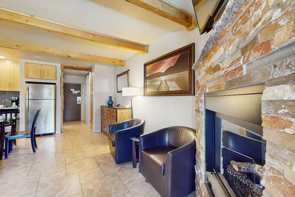 Lakeland Village 128