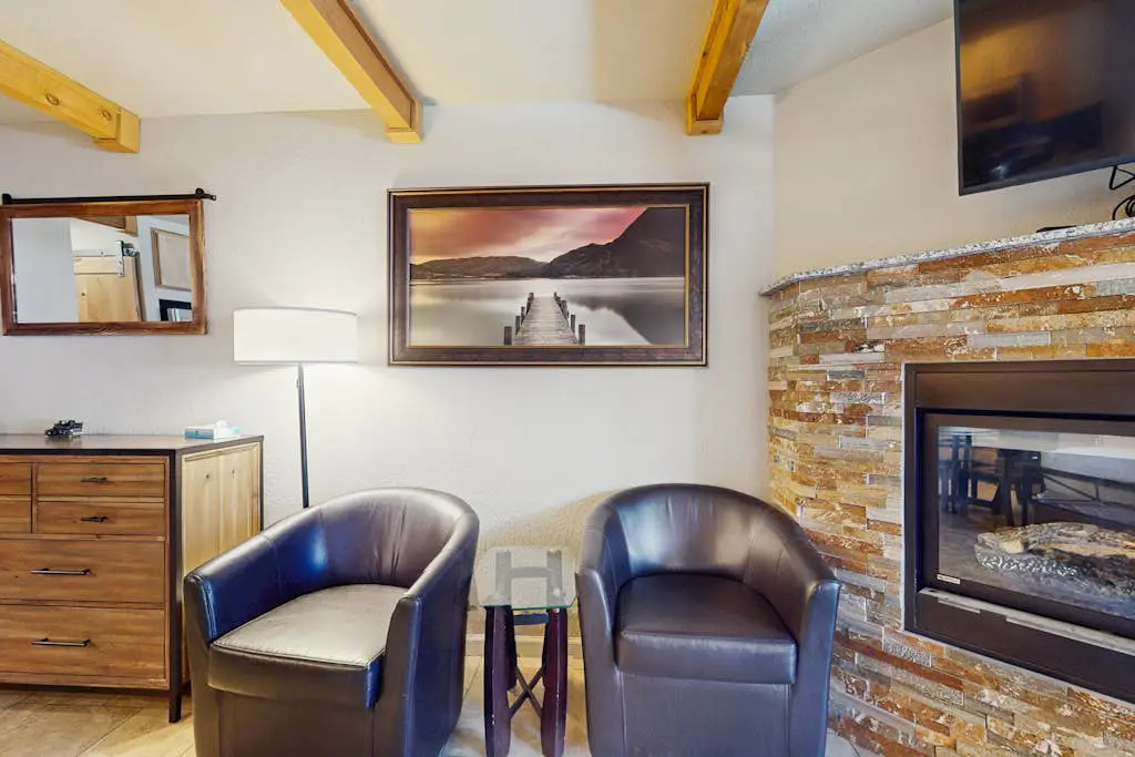 Lakeland Village 128