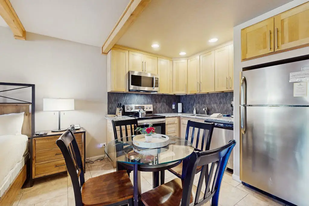 Lakeland Village 128