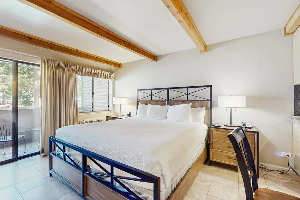 Lakeland Village 128