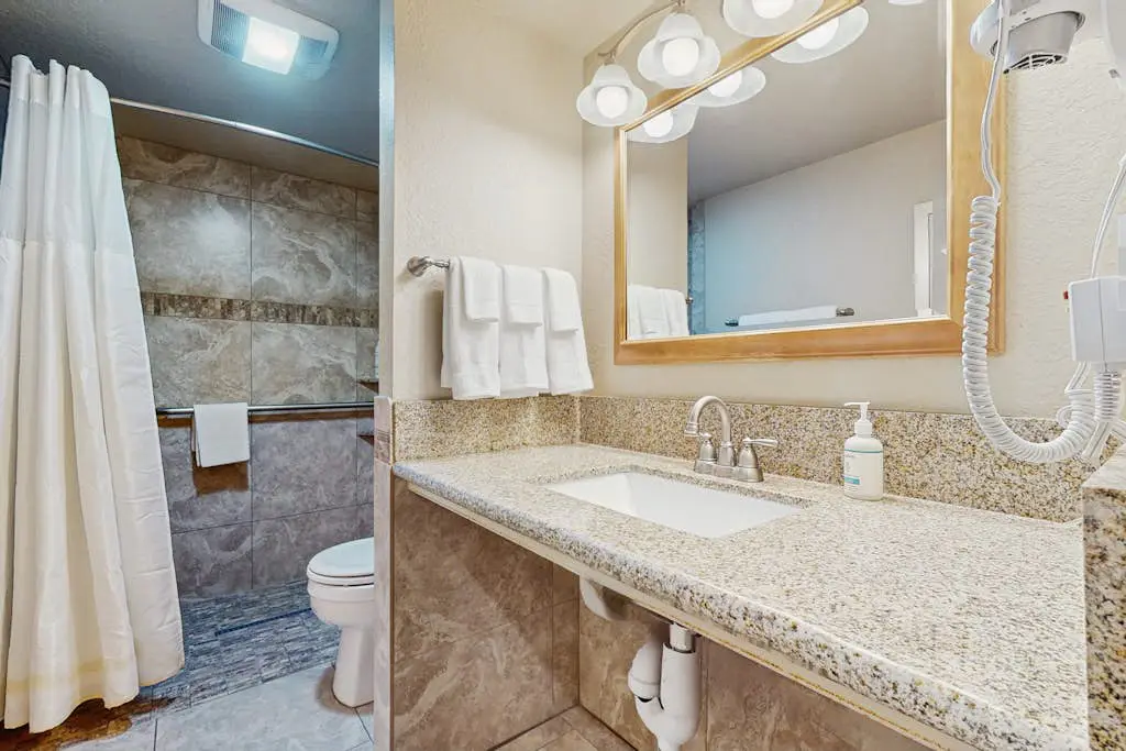 Lakeland Village 128