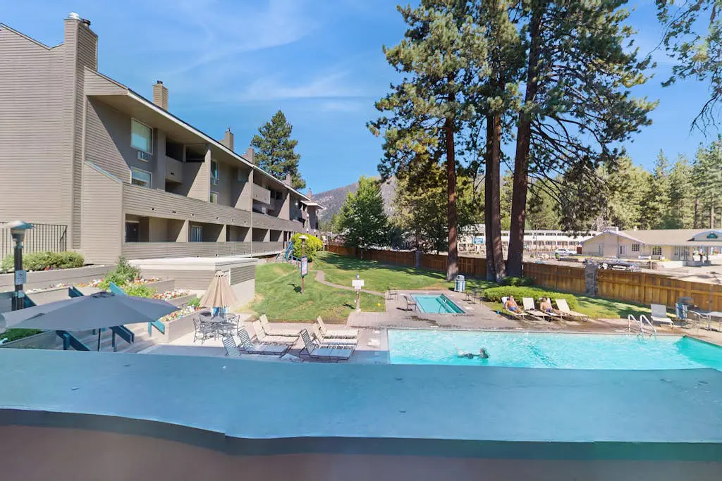 Lakeland Village 128