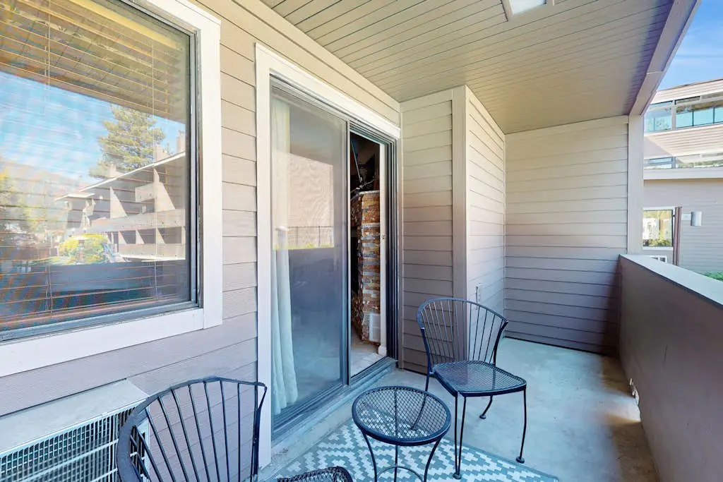 Lakeland Village 128