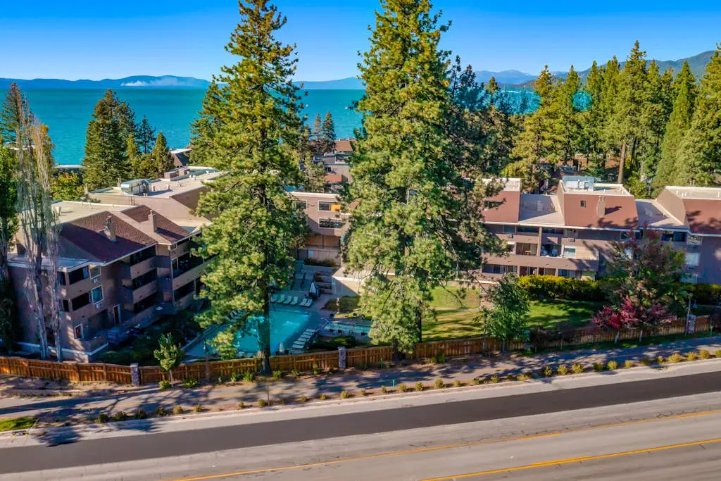 Lakeland Village 128