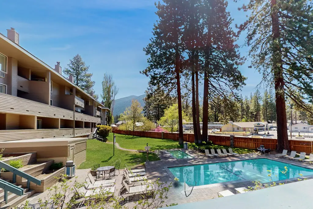 Lakeland Village 128