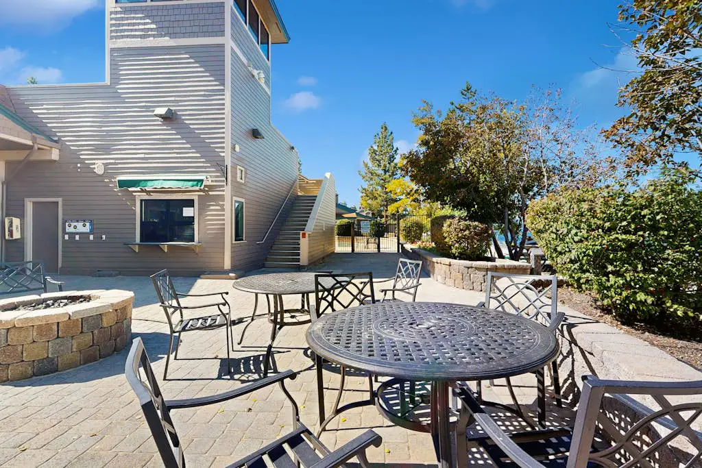 Lakeland Village 128