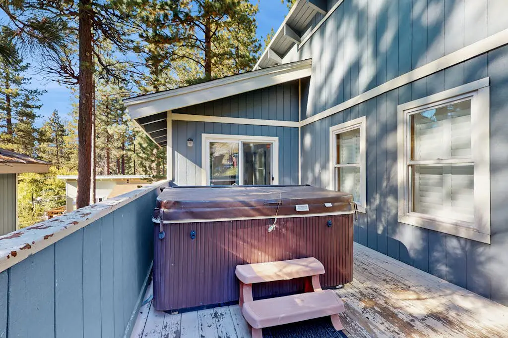 Ski-in-ski-out mountain view home with hot tub - hiking & activities nearby