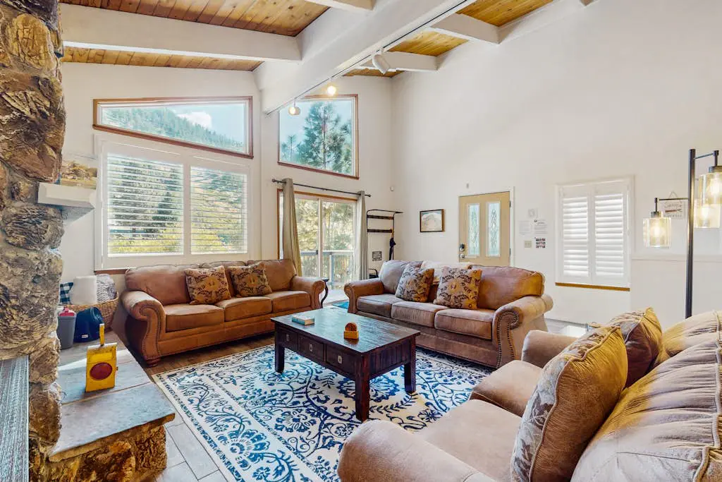 Ski-in-ski-out mountain view home with hot tub - hiking & activities nearby