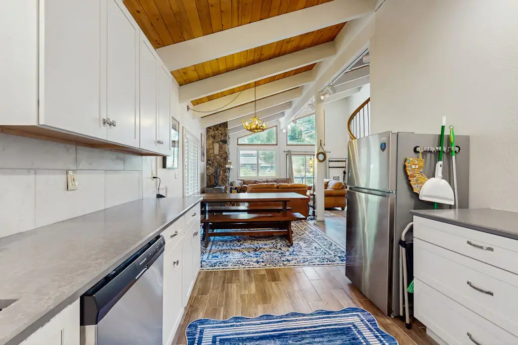 Ski-in-ski-out mountain view home with hot tub - hiking & activities nearby