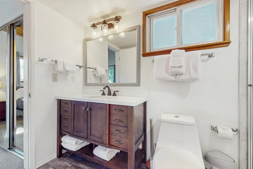 Ski-in-ski-out mountain view home with hot tub - hiking & activities nearby