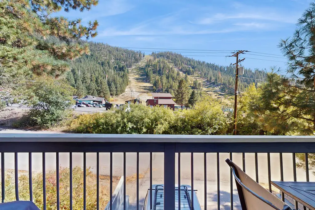 Ski-in-ski-out mountain view home with hot tub - hiking & activities nearby