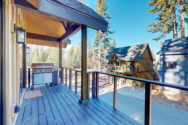 Stylish retreat near skiing & golf with fireplace, balcony, & views, sleeps 6