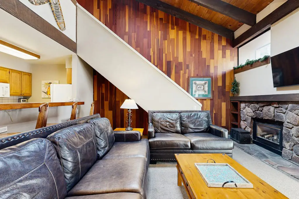 Lakefront Oasis Near the Slopes w Shared Pool & Hot Tub, Beach Access & WiFi