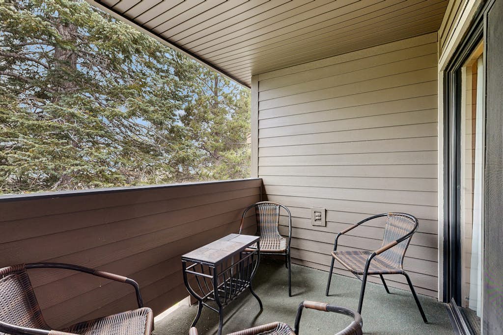 Third-floor condo with loft, hot tub, heated outdoor pool, WiFi, & fireplace