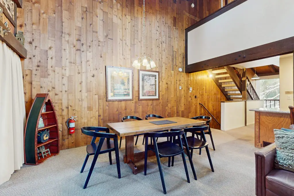 Charming Condo with WiFi, Gas Fireplace & Shared Pools, Hot Tub, & Nearby Beach