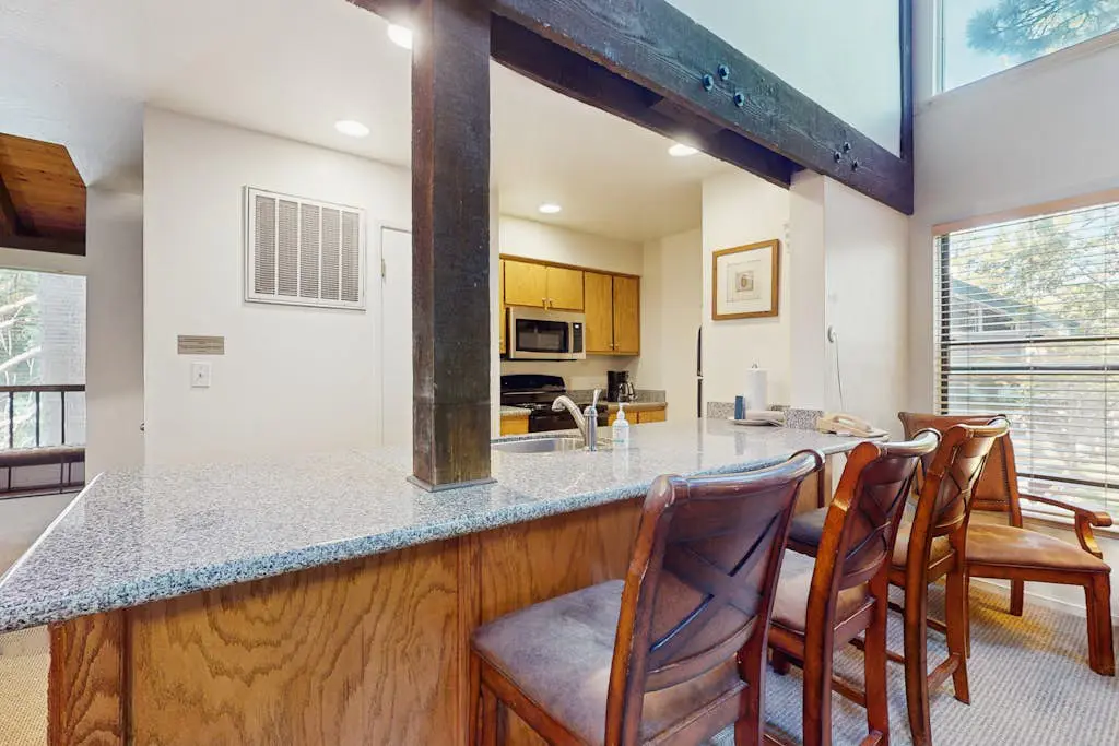 Charming Condo with WiFi, Gas Fireplace & Shared Pools, Hot Tub, & Nearby Beach