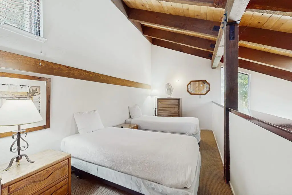 Charming Condo with WiFi, Gas Fireplace & Shared Pools, Hot Tub, & Nearby Beach