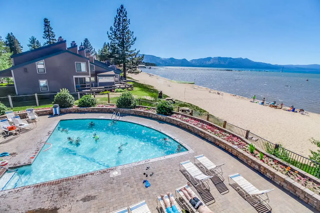 Charming Condo with WiFi, Gas Fireplace & Shared Pools, Hot Tub, & Nearby Beach