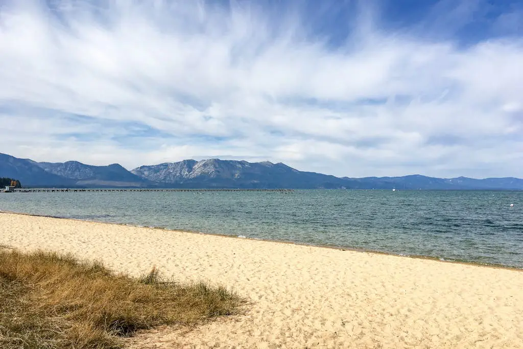 Charming Condo with WiFi, Gas Fireplace & Shared Pools, Hot Tub, & Nearby Beach