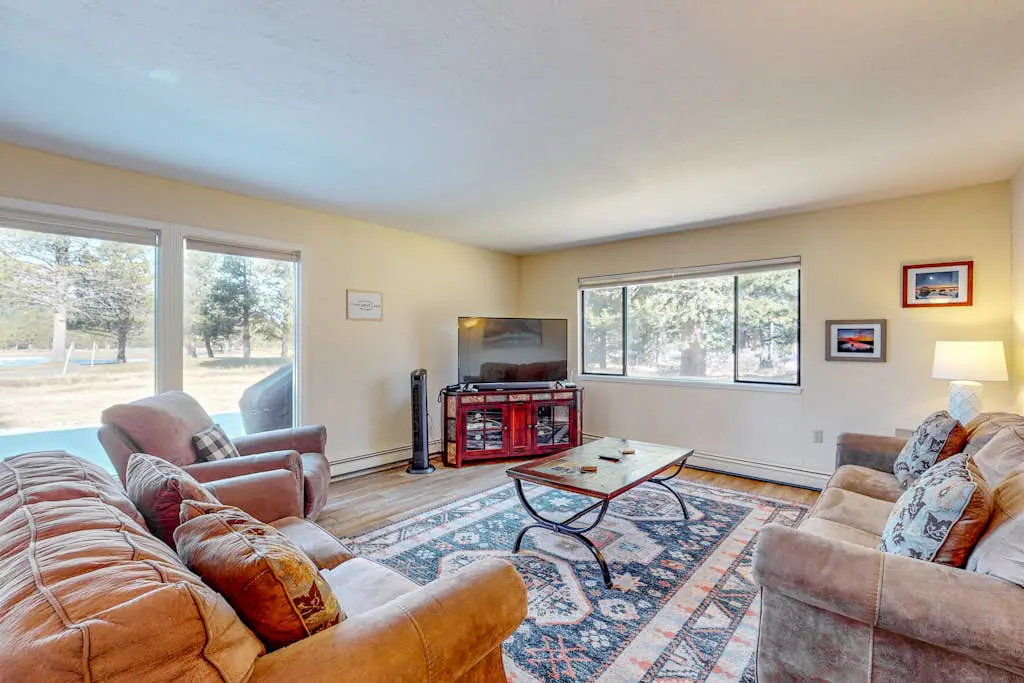 Cozy Retreat - On Golf Course, Near Skiing, Hot Tub