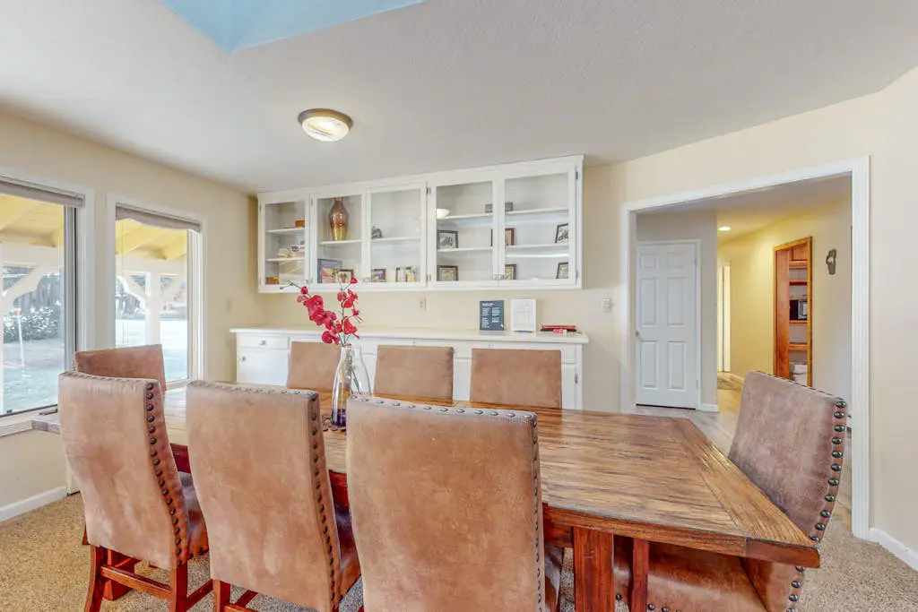 Cozy Retreat - On Golf Course, Near Skiing, Hot Tub