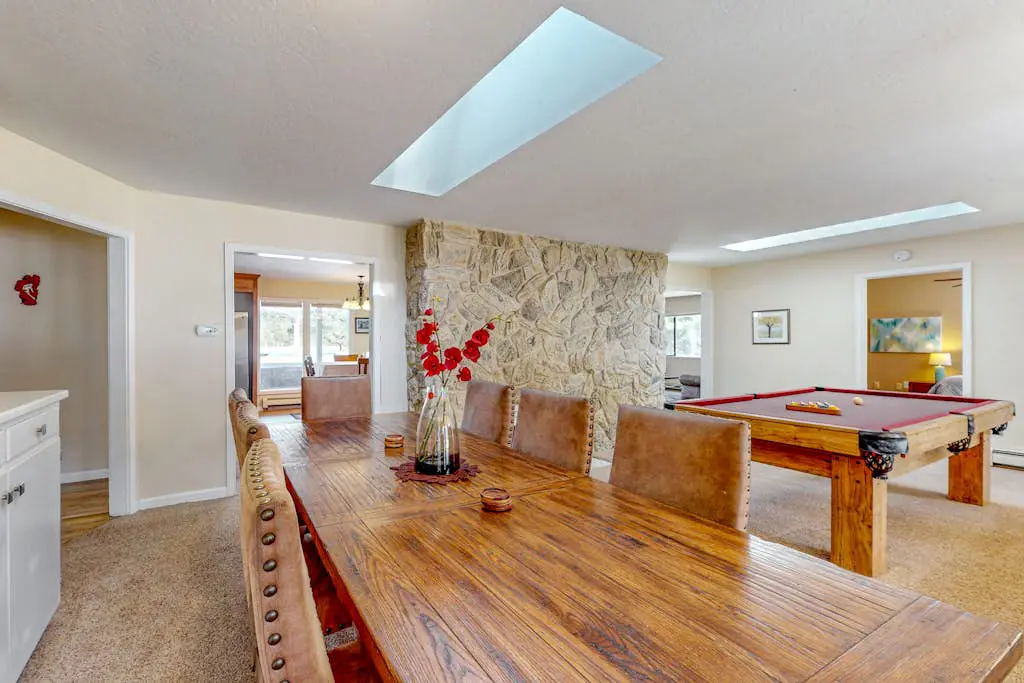 Cozy Retreat - On Golf Course, Near Skiing, Hot Tub