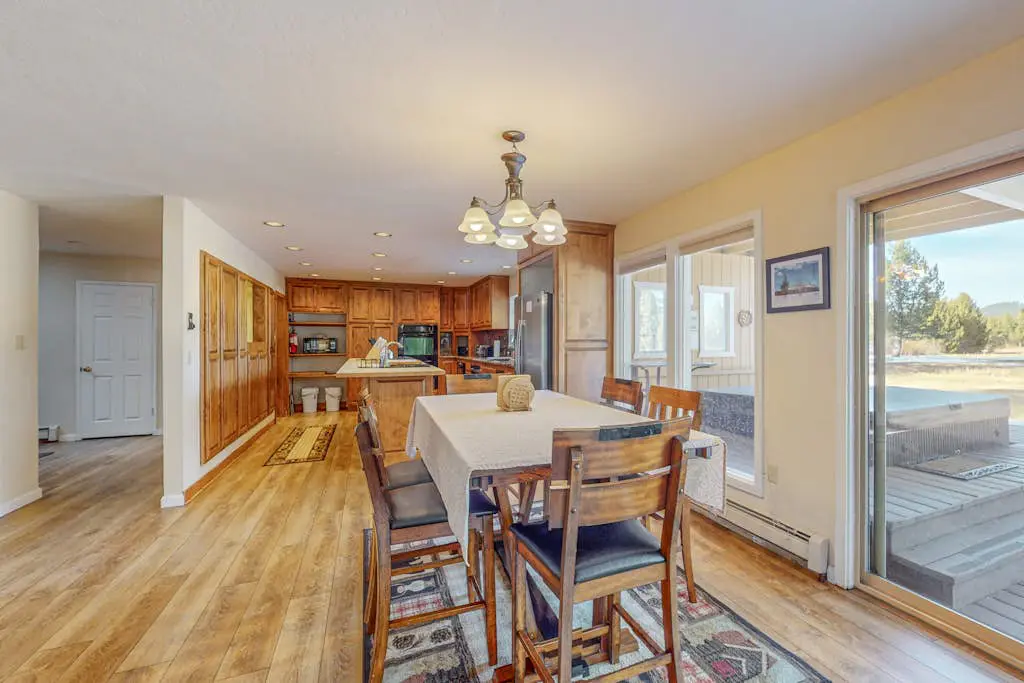 Cozy Retreat - On Golf Course, Near Skiing, Hot Tub