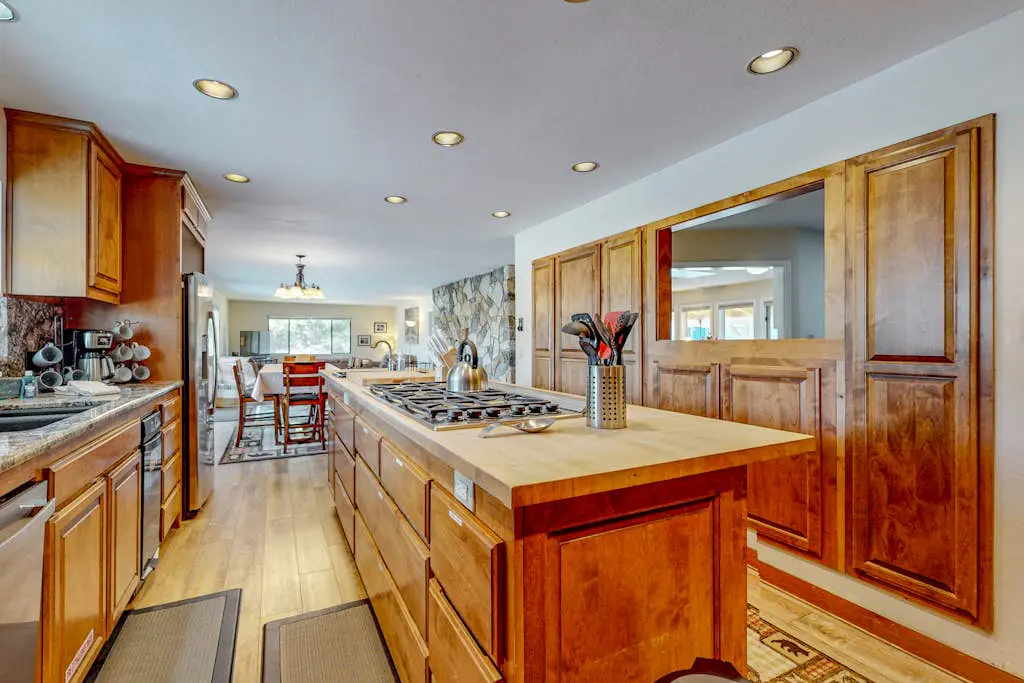 Cozy Retreat - On Golf Course, Near Skiing, Hot Tub