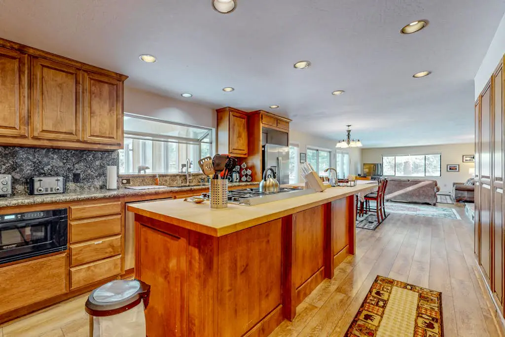 Cozy Retreat - On Golf Course, Near Skiing, Hot Tub