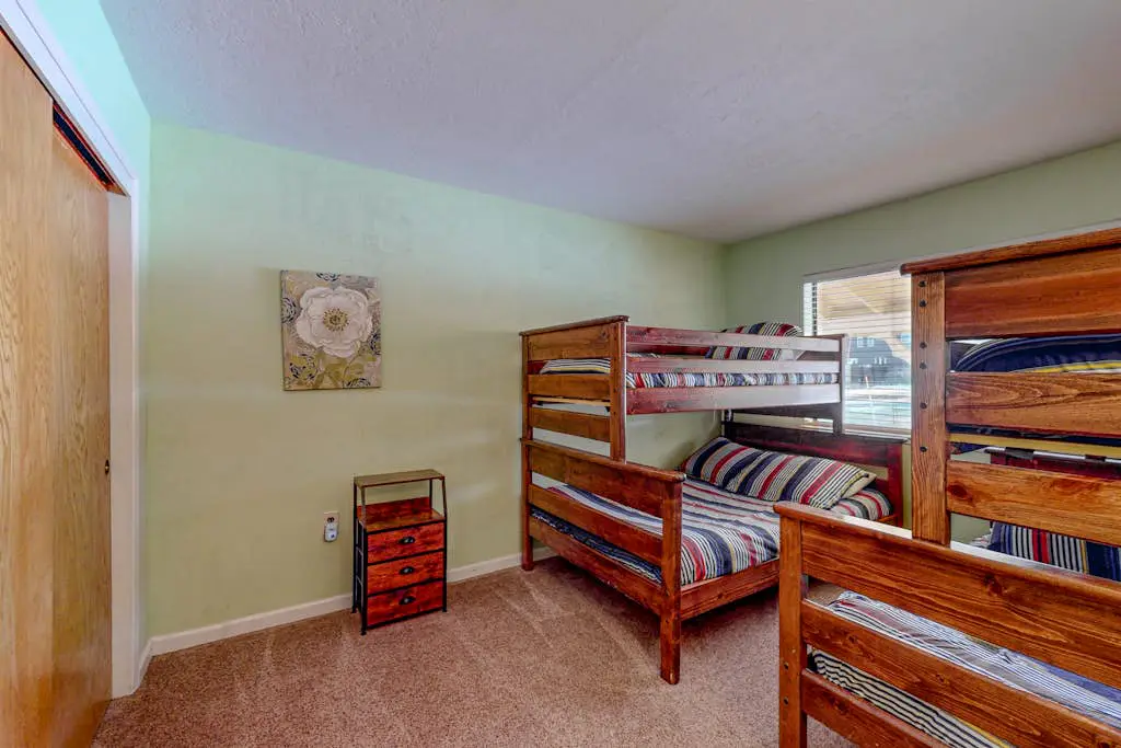 Cozy Retreat - On Golf Course, Near Skiing, Hot Tub