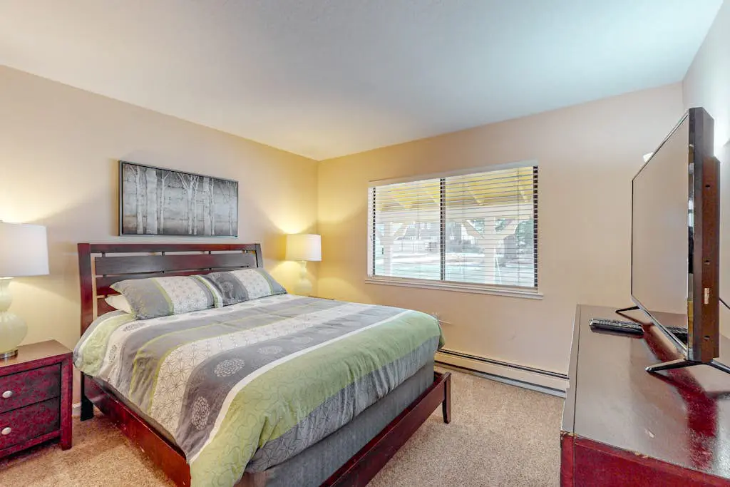 Cozy Retreat - On Golf Course, Near Skiing, Hot Tub