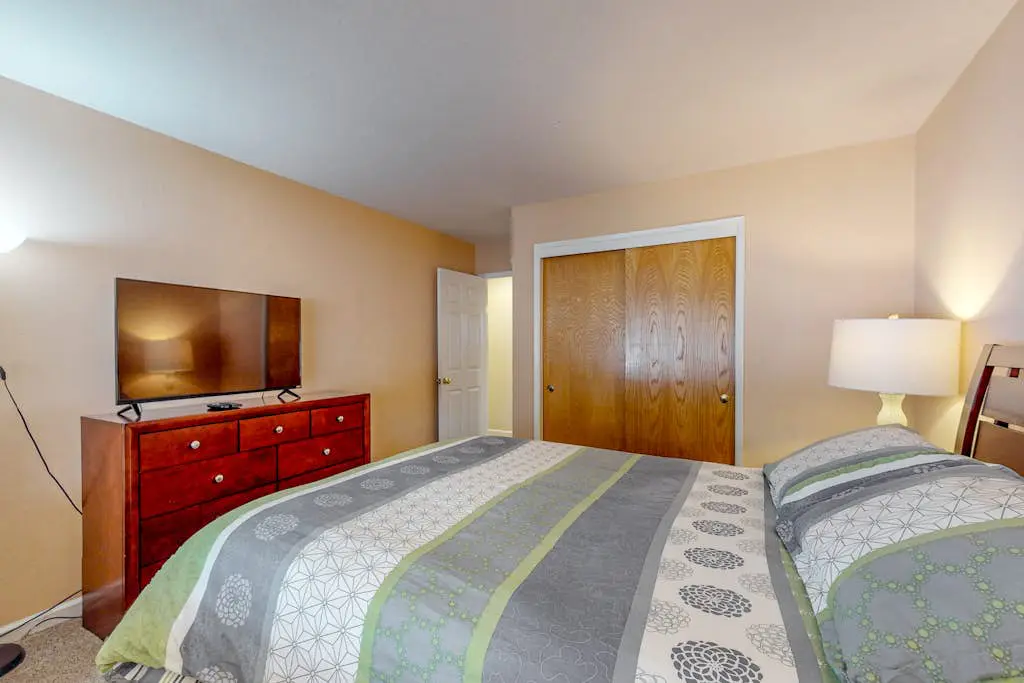 Cozy Retreat - On Golf Course, Near Skiing, Hot Tub